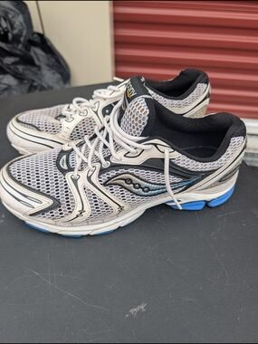 Saucony Men’s White, Black & Blue Running Sneakers